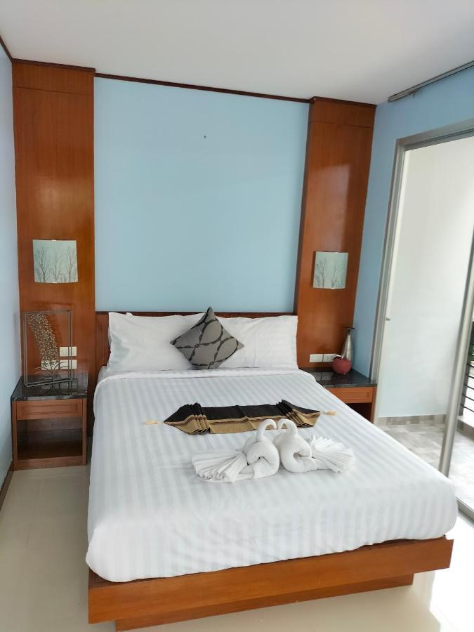 La Piccola โรงแรม หาดกะตะ