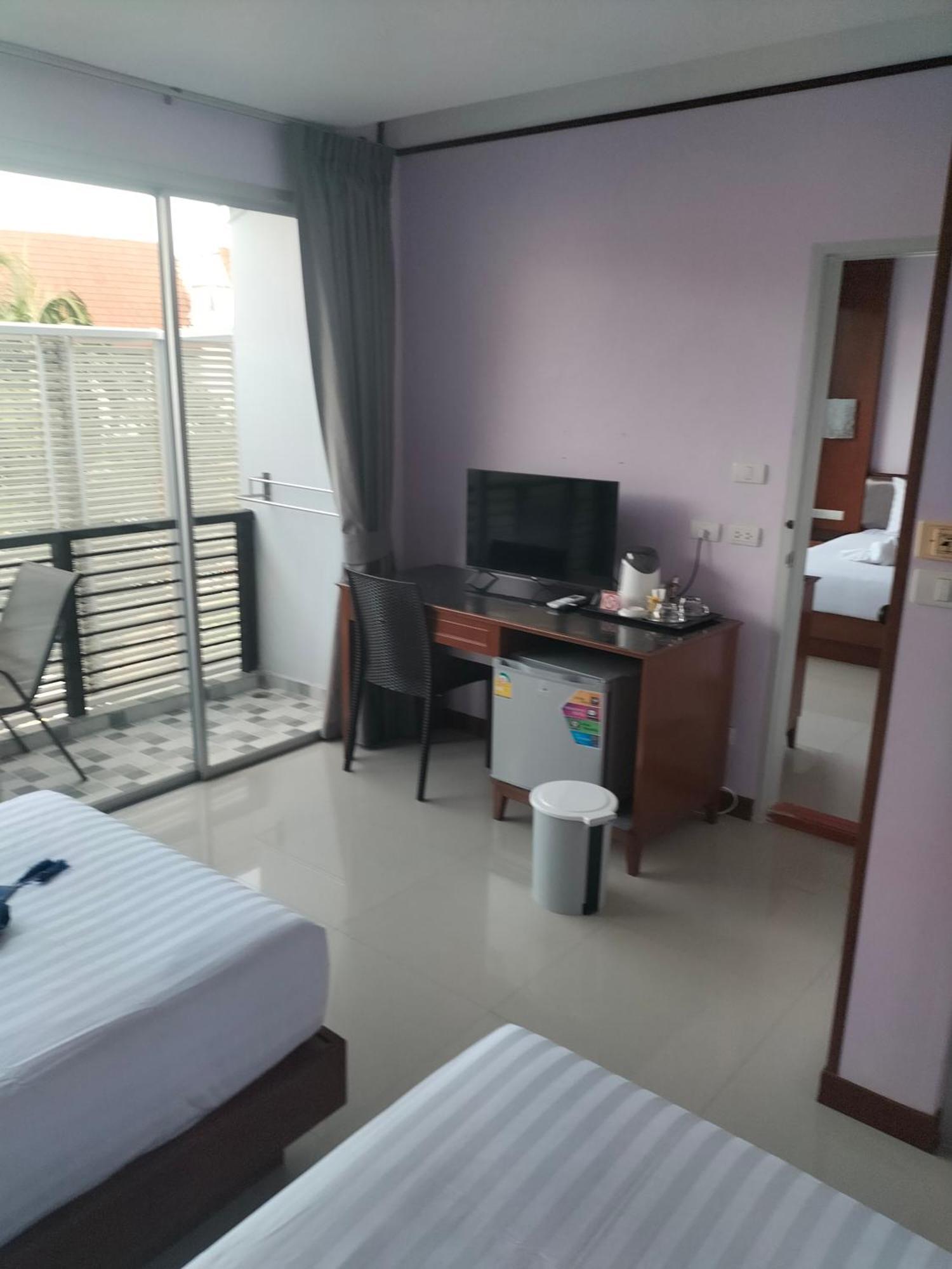 La Piccola Hotel Pantai Kata
