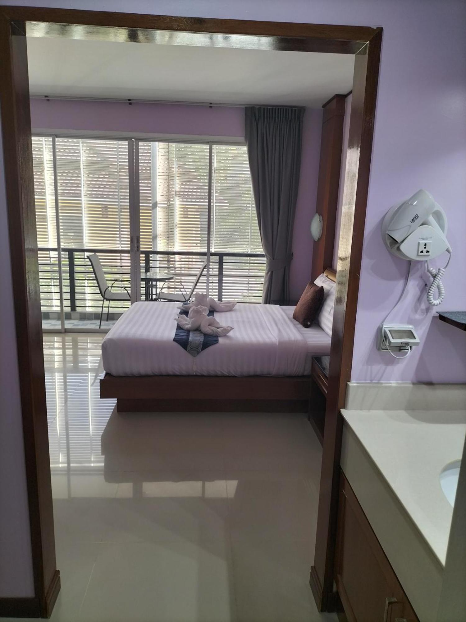Hotel La Piccola Pantai Kata
